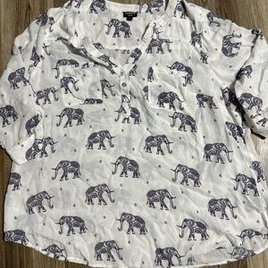 Torrid Harper Womens Top Size 3 White Elephant Parade 3/4 Roll Tab Sleeve
